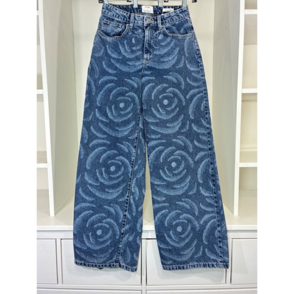 Cotton On Bianca Simpson Co-Opt Club Relaxed Wide Leg Rose Print Jeans 26 Blue‎